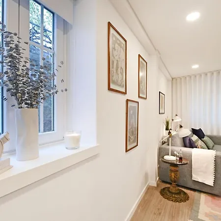 Apartment Travessa House T2 Center - With 2 Bedrooms - By Guest