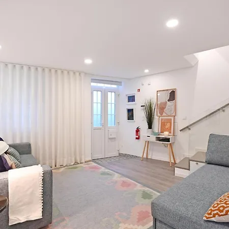 Travessa House T2 Center - With 2 Bedrooms - By Guest Apartment *